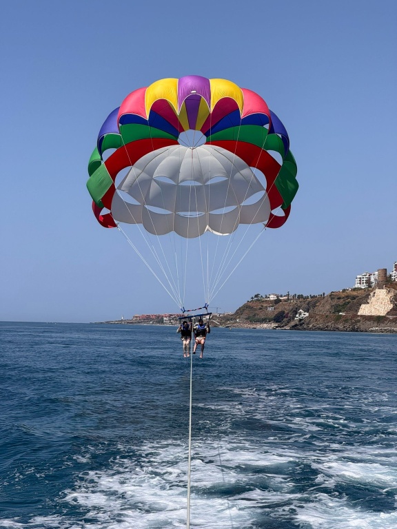 PARASAILING NERJA. Los Acantilados de Nerja y Maro desde el Aire/ PARASAILING NERJA